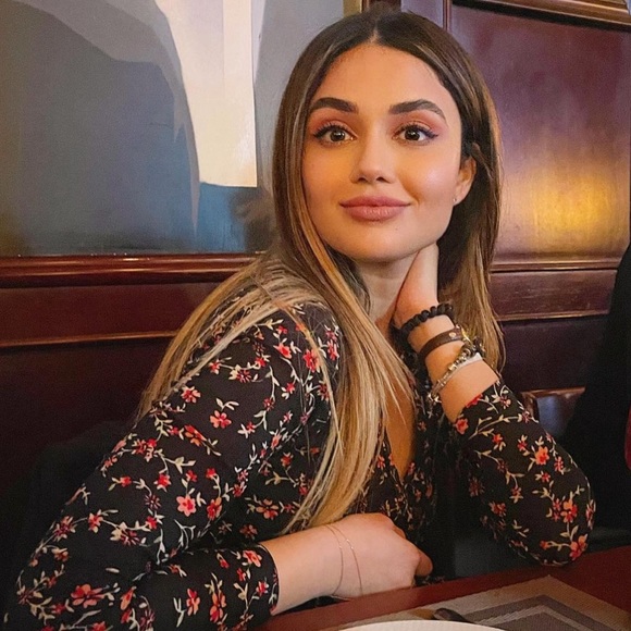 Meet the Posher: Aydan’s Allure Closet 🛍️ - Picture 9 of 9